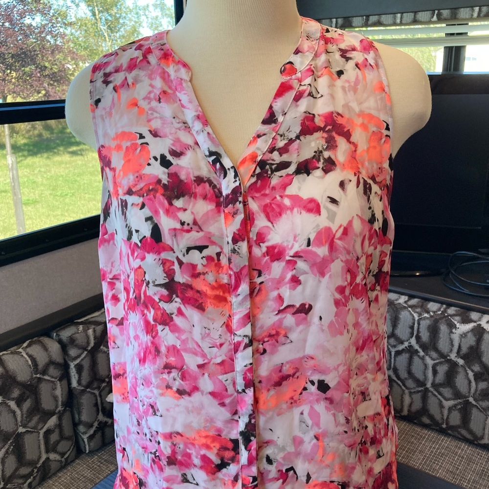 Apt. 9 Sleeveless Button Top Pink Print Loose Fit Size 0X Great worn with jeans!